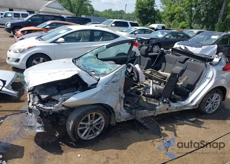 2015 Ford Focus Se z USA, uszkodzony, nr VIN 1FADP3K21FL294857